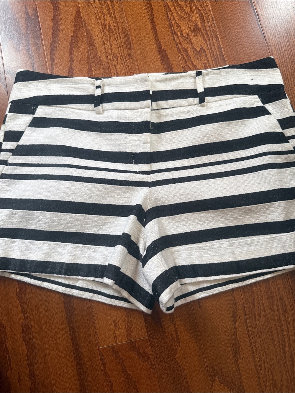 New York & Co Striped Tailored Shorts Cotton Blend Flat Front - Picture 2 of 12